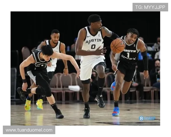 篮网与前锋扎伊尔威廉姆斯签订多年续约合同展现球队未来规划